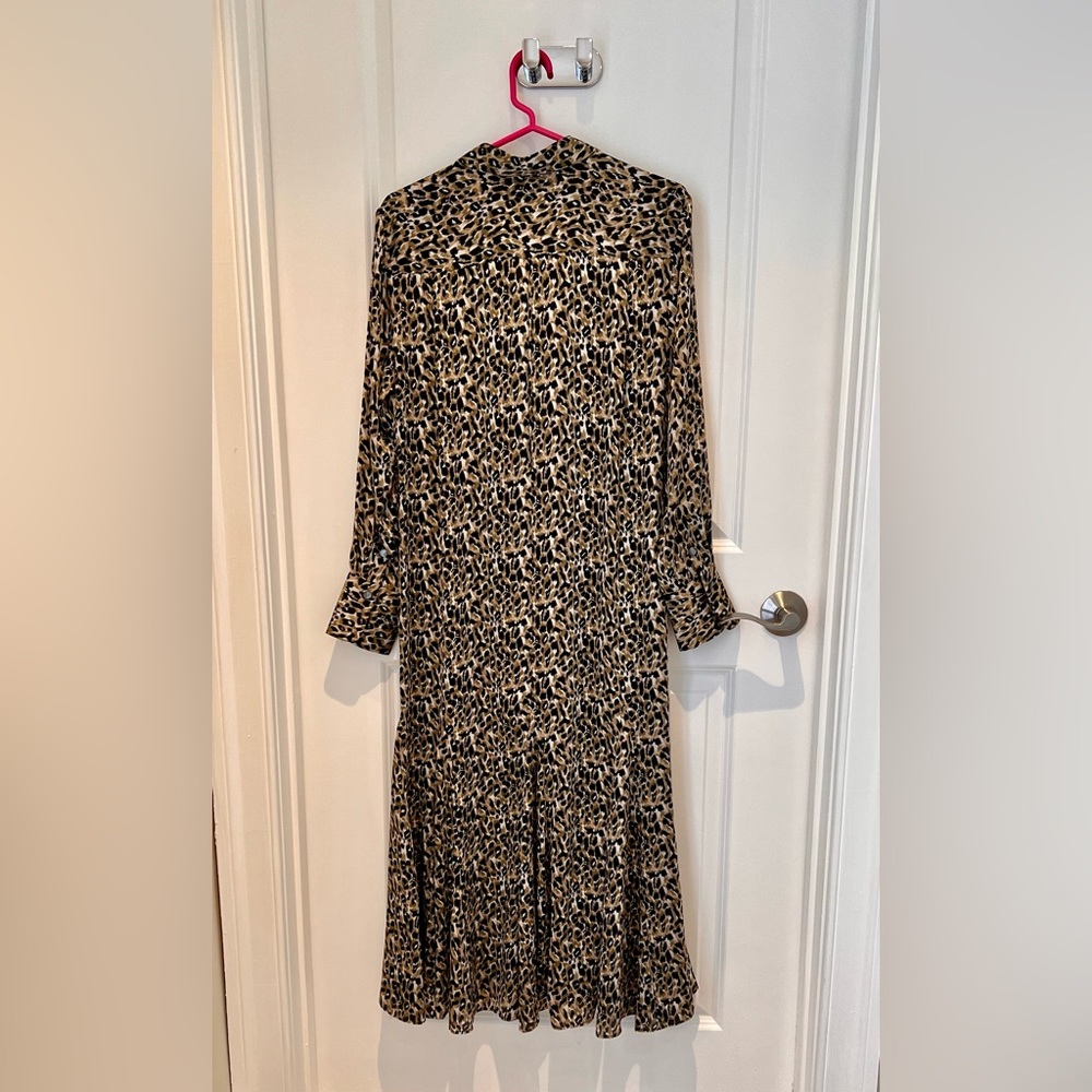 Equipment Femme Lenora Leopard Print Maxi Dress – Fluid Godet Hem Medium - Picture 5 of 6